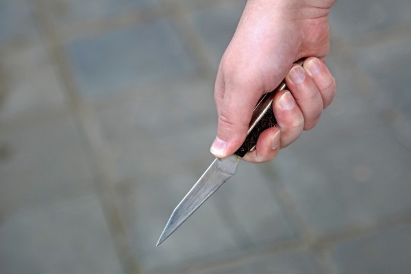 Paytaxtda kişi naməlum şəraitdə bıçaq yarası aldı